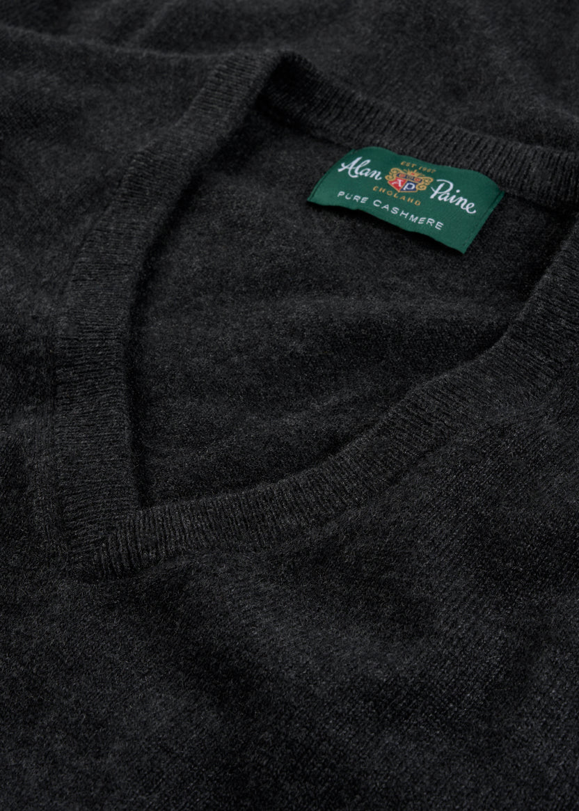 Alan Paine - Haddington V- Neck - Charcoal