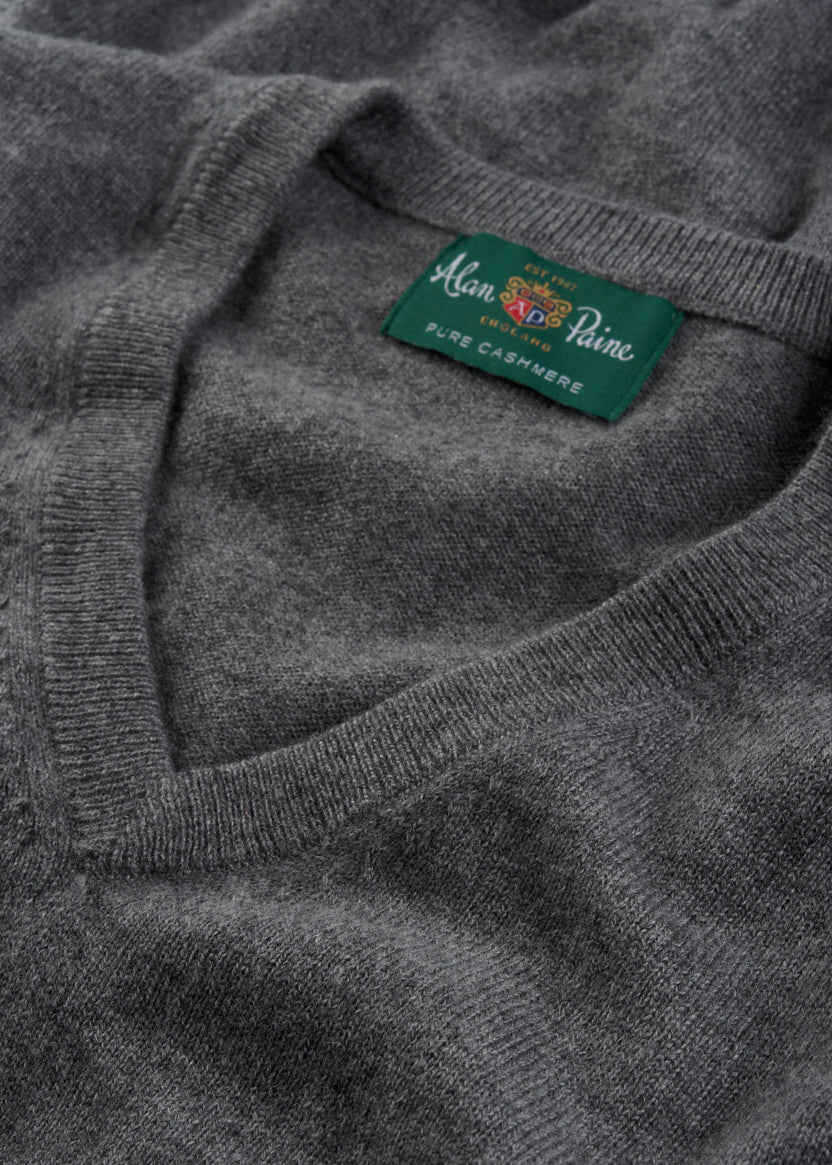 Alan Paine -  Haddington V- Neck - Derby