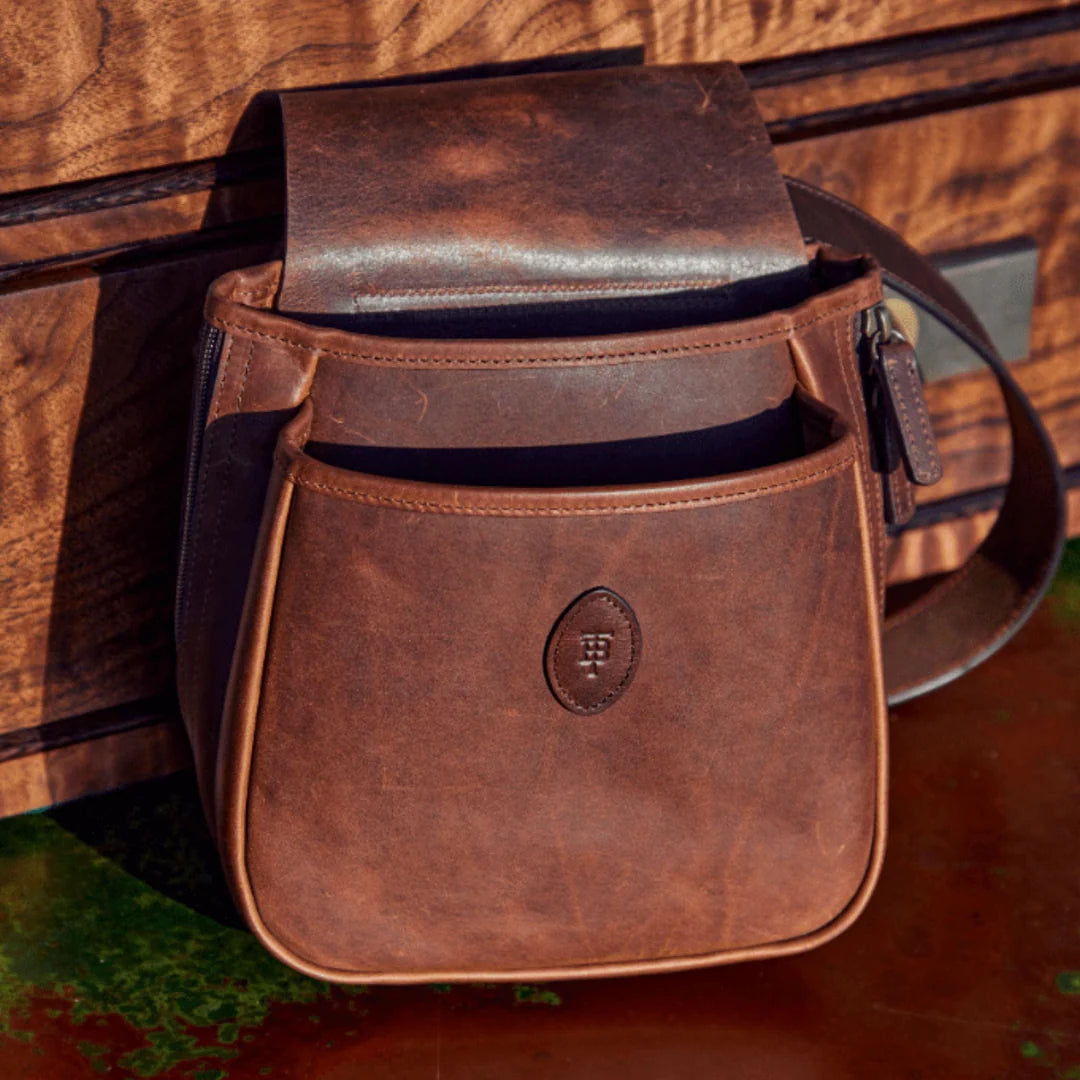 Tom Beckbe - Leather Belt Shell Bag - Oak